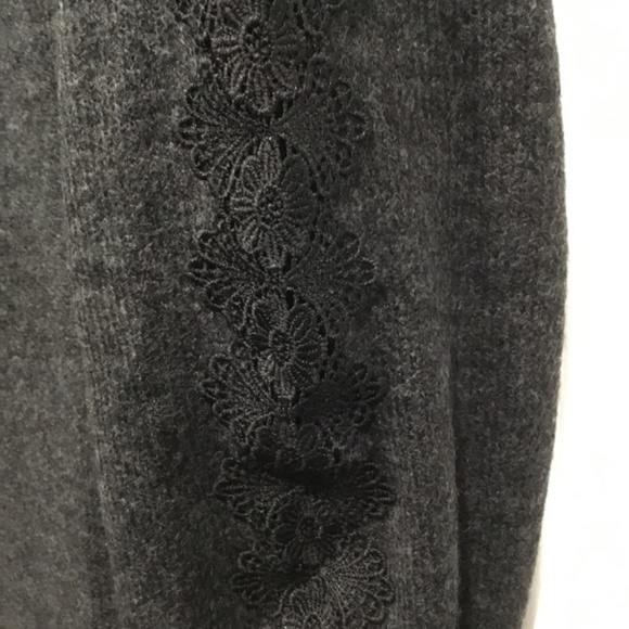 RW&CO tunic sweater in charcoal grey.  Size Small.  NWT. - Picture 3 of 3